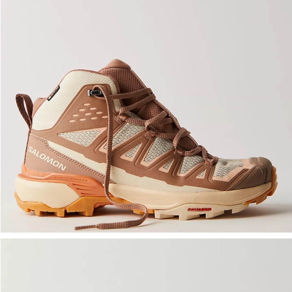 Salomon Tan and White Outdoor Hiking Boots